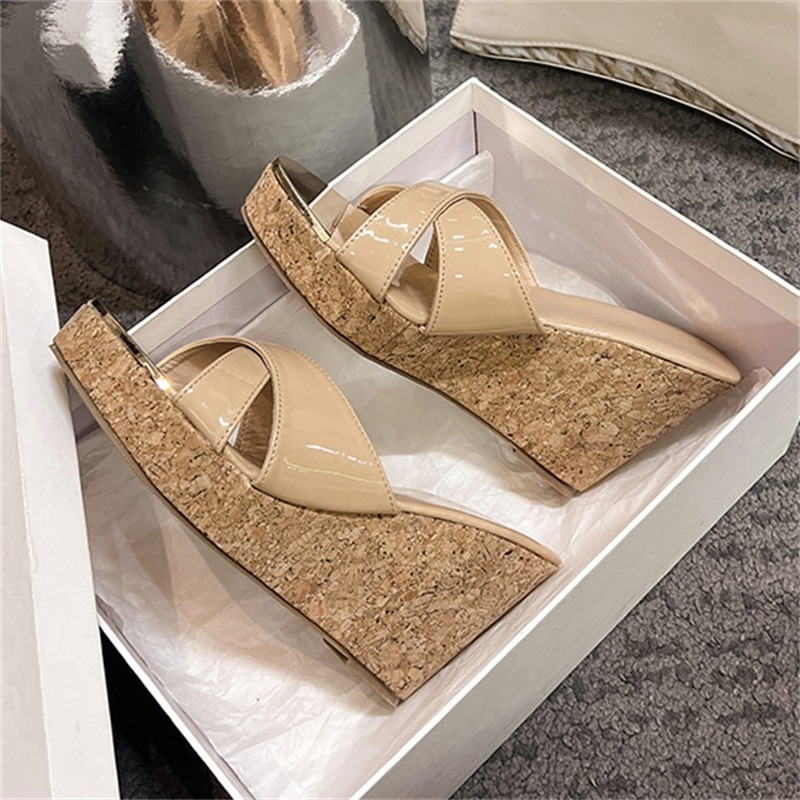 Aneikeh Fashion Patent Leather - огляд і ціна Woodworking Shoes