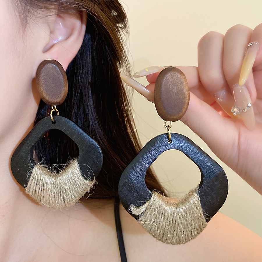 Ethnic Style Hollow Out Square - огляд і ціна Woodworking Women
