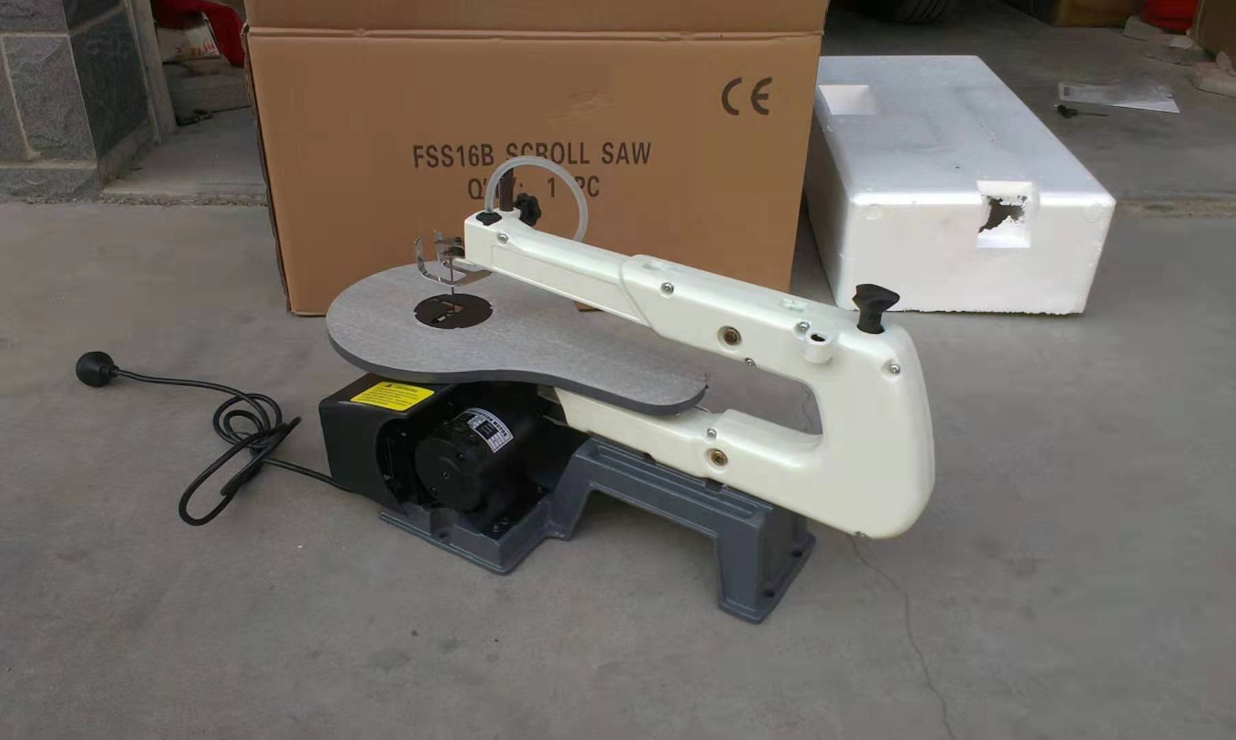 Wood Cutting Industrial Deskto - огляд і ціна Woodworking Machines